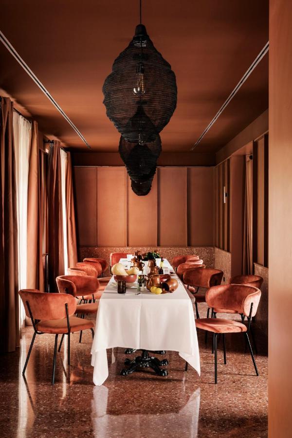 ホテル Casa Y Fonda 1888 アルカラ・デ・エナレス エクステリア 写真